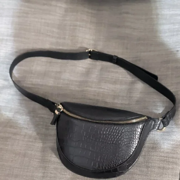 H&M Black Faux Leather Crocodile Fanny Pack Adjustable Strap - Picture 1 of 7